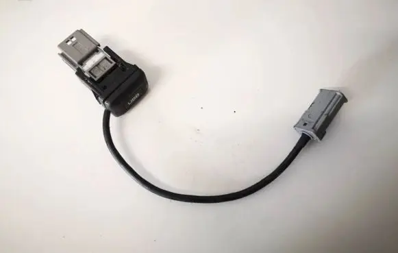 Honda Civic IX USB socket connector 