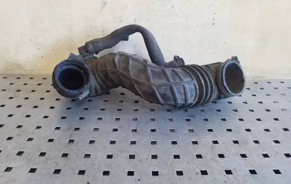 Audi A6 S6 C4 4A Turbo air intake inlet pipe/hose 4A0145747A 046103221A