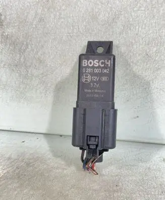 Volkswagen Polo V 6R Glow plug pre-heat relay 045907282a 0281003042