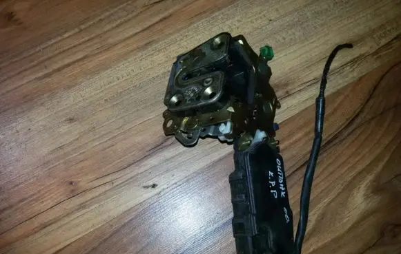 Front door lock
