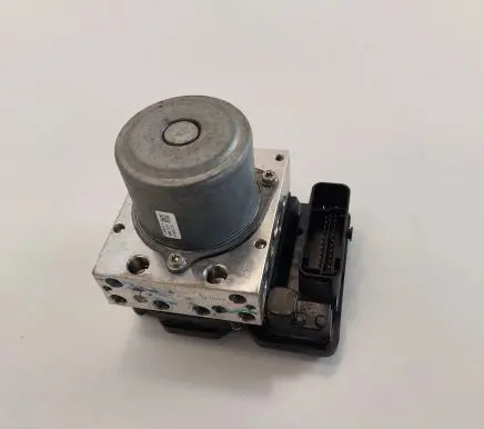 Nissan Leaf II (ZE1) ABS Pump 476605SD0C
