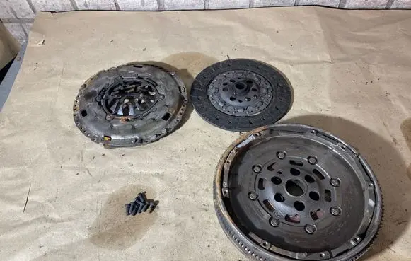 Skoda Octavia Mk2 (1Z) Clutch set kit 123042610 090622 323064110