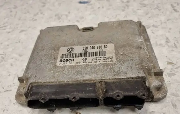 Volkswagen Golf IV Engine control unit/module 038906018 0281001850