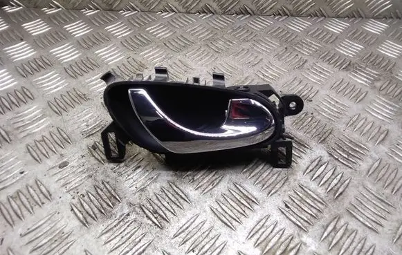 Nissan Qashqai Front door interior handle 806704EA1A 806704EA