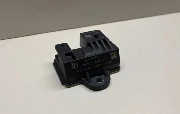 BMW 6 F12 F13 Glow plug pre-heat relay 7823290 12217823290 12218519472