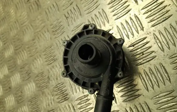Polestar 4 Webasto circulation pump for autonomous heater P6608007370