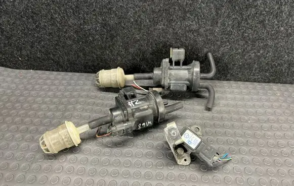 Mercedes-Benz A W168 Turbo solenoid valve A0005450427