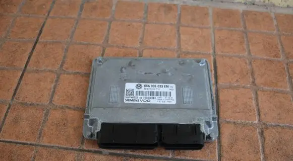 Volkswagen Golf V Engine control unit/module ECU 06A906033EM