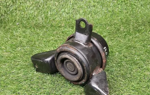 KIA Soul Engine mount bracket 218102K400