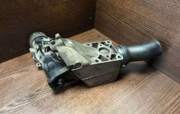 Mercedes-Benz Vito Viano W639 Intake resonator 6460900037 A6460900037