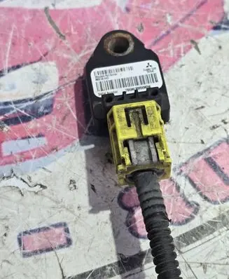 Mitsubishi Lancer VIII Airbag deployment crash/impact sensor 8651A143 39754C TBXME5099FM056