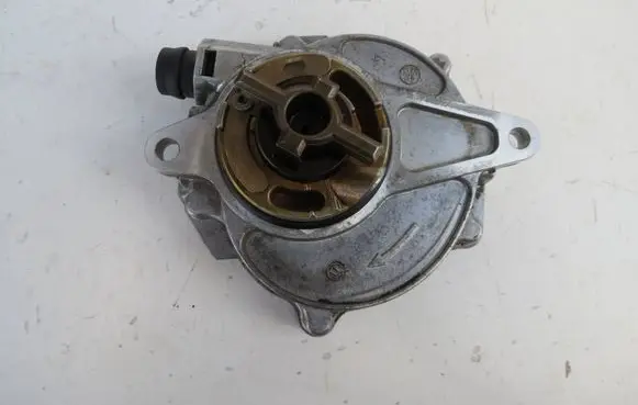 Volvo V70 Vacuum pump 6G9N2A451AG D87TA1019194 238651