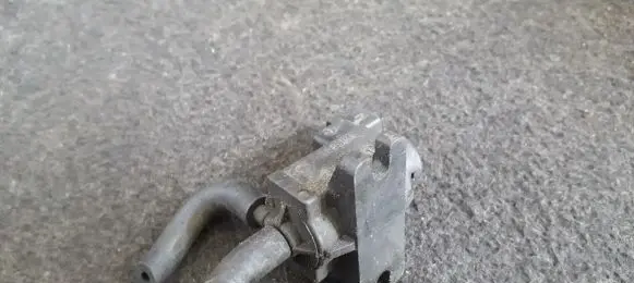 Audi A4 S4 B5 8D Turbo solenoid valve 037906283B