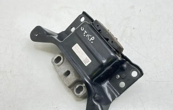Engine mount bracket