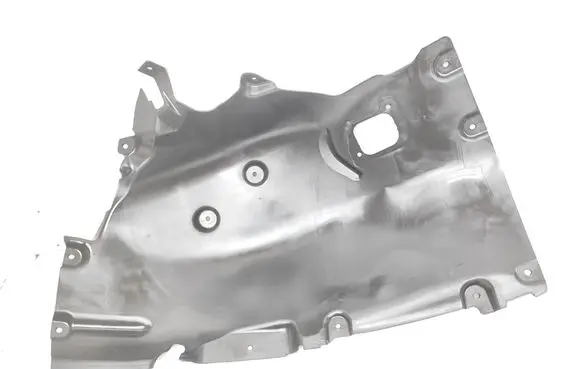 Front wheel arch liner splash guards