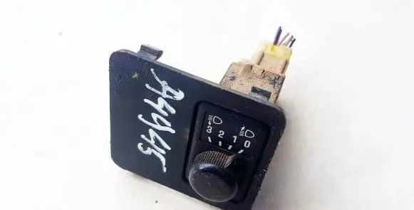 Nissan Almera Headlight level height control switch