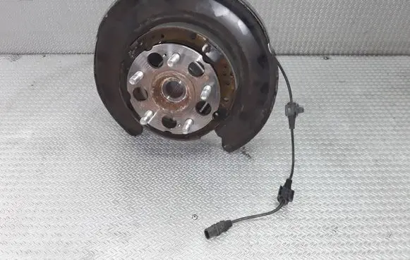Honda CR-V Rear wheel hub spindle/knuckle 