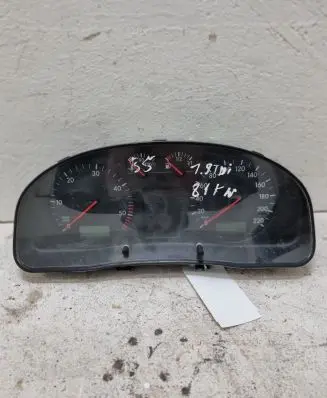 Volkswagen PASSAT B5 Speedometer (instrument cluster)