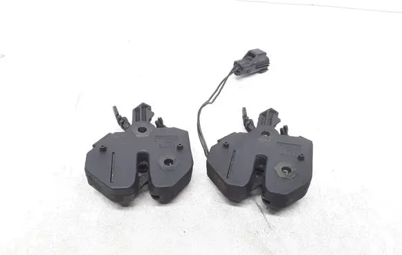 Volvo XC90 Engine bonnet/hood lock/catch 9483764 9483765