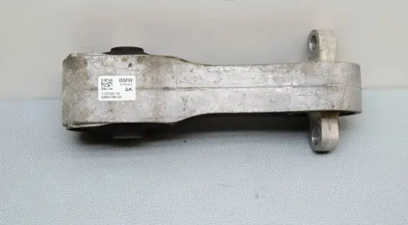 Engine mount bracket