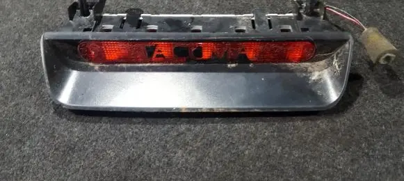Chevrolet Tacuma Third/center stoplight