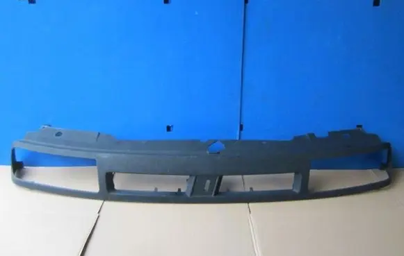 Front bumper upper radiator grill