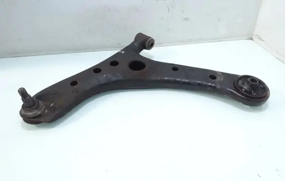 Toyota Avensis Verso Front lower control arm/wishbone 4865544030