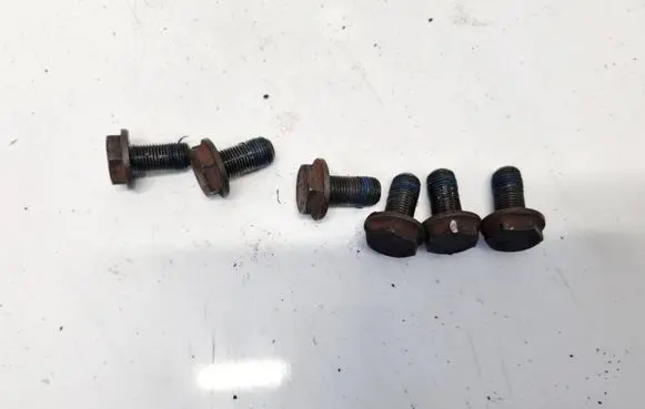 Volkswagen Polo IV 9N3 Nuts/bolts 