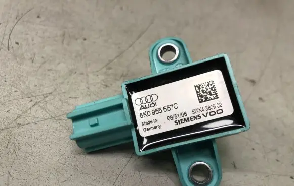 Audi A4 S4 B8 8K Airbag deployment crash/impact sensor 8K0955557C
