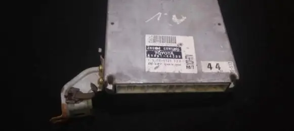 Toyota Avensis T220 Engine control unit/module 8966144300 89661-44300