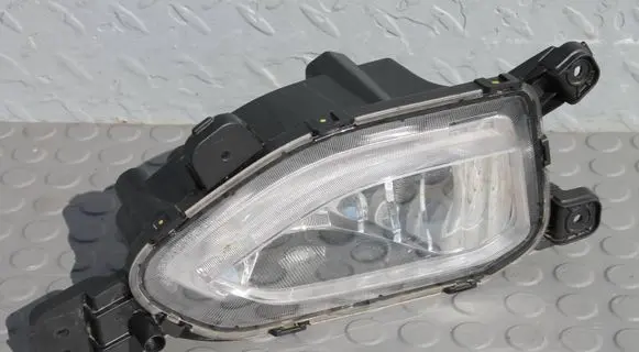 Hyundai Kona I Front fog light HALOGEN-92202-J9 92202-J9 92202J9000