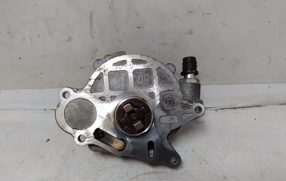Volkswagen PASSAT B7 Vacuum pump 03L145100