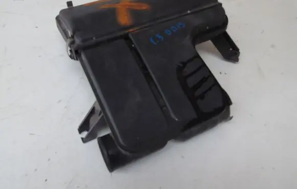 Suzuki Swift I Air filter box 4847157393816