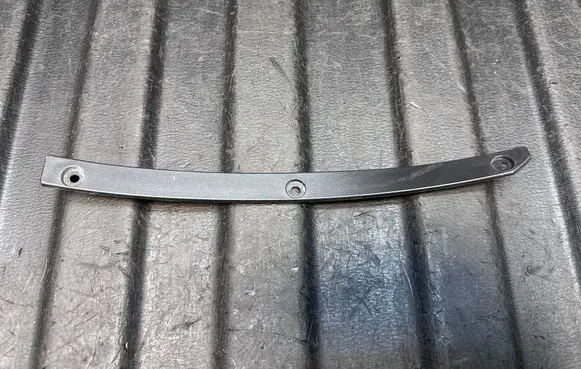 Audi A4 S4 B9 Front splash guards bracket 8W0853823A