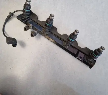 BMW 5 E34 Fuel main line pipe 1727234 03762fa