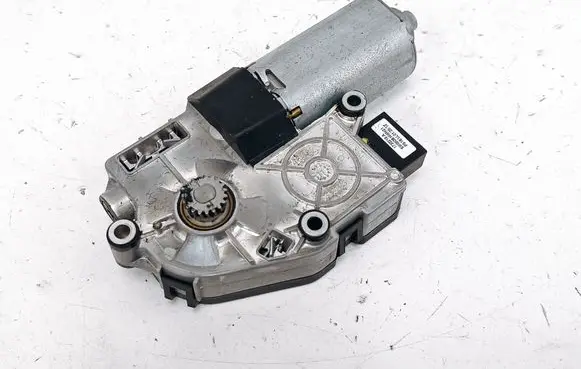 Volkswagen Touareg II Sunroof motor/actuator 7P0959591B 1725877A