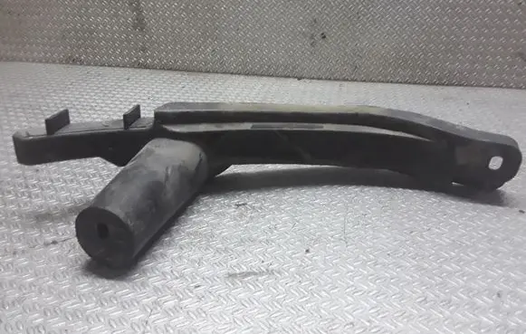 Volkswagen Jetta V Front bumper mounting bracket 1K0807899B