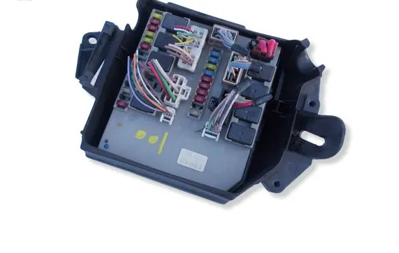 Renault Clio III Fuse module 674658A