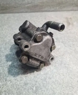 Volkswagen Golf IV Power steering pump 1J0422154A