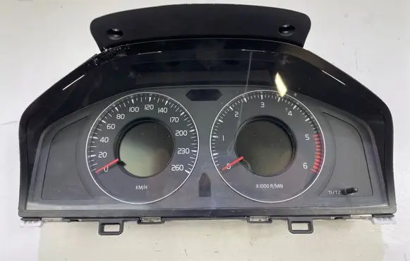 Volvo V70 Speedometer (instrument cluster) 36002598 69399270U 31270899AA