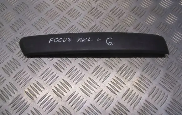 Ford Focus Front arch trim 