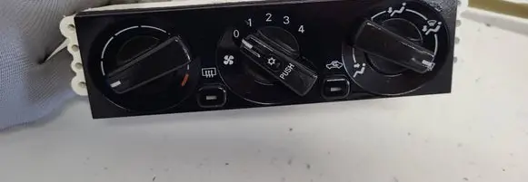 Mitsubishi Space Star Climate control unit MR262492