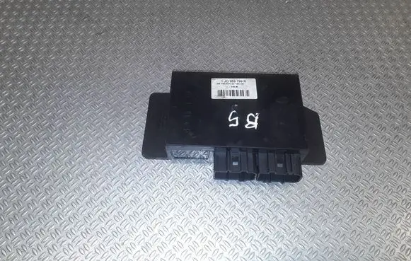 Volkswagen PASSAT B5 Comfort/convenience module 1J0959799R