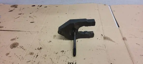 Nissan X-Trail T30 Fuel Injector clamp holder