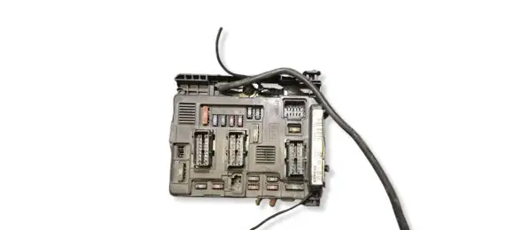 Citroen Berlingo Fuse module 9643498680