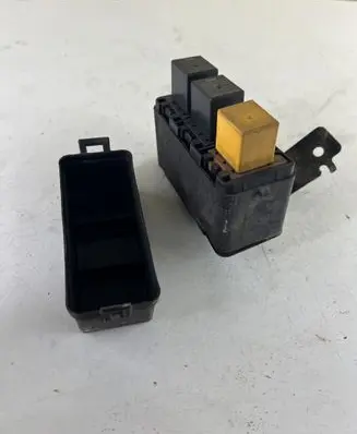 Opel Frontera B Relay mounting block 8971807941