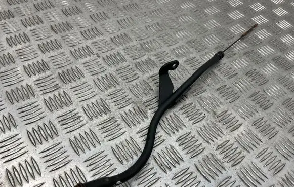 Peugeot 3008 I Oil level dip stick 