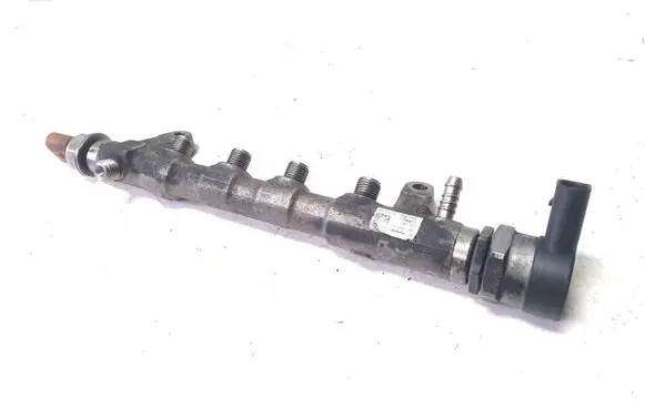 Volkswagen PASSAT B7 Fuel main line pipe