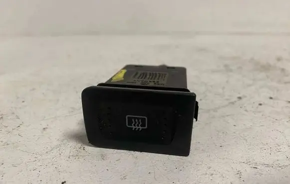 Volkswagen Golf IV Windscreen/window heater switch 1J0959621E