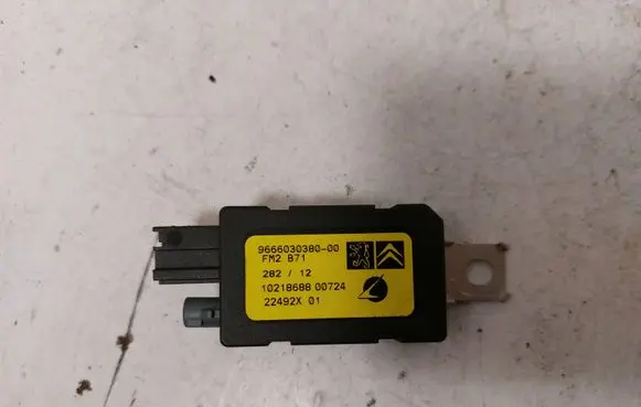 Citroen C4 II Aerial antenna amplifier 9666030380 22492X01 102186880
